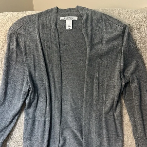 White House Black Market Grey 3/4 sleeve Cardigan - Picture 2 of 4